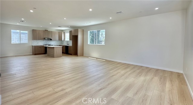 7726 1/2 Laurel Canyon Boulevard, North Hollywood CA: https://media.crmls.org/medias/3082de34-9716-4174-b1d9-68d1f4e59266.jpg