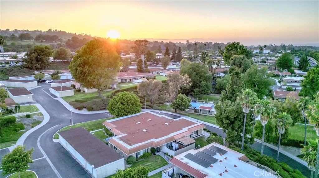 https://media.crmls.org/medias/3082e38a-99cb-47f4-86f0-797efbdf337a.jpg?preset=X-Large