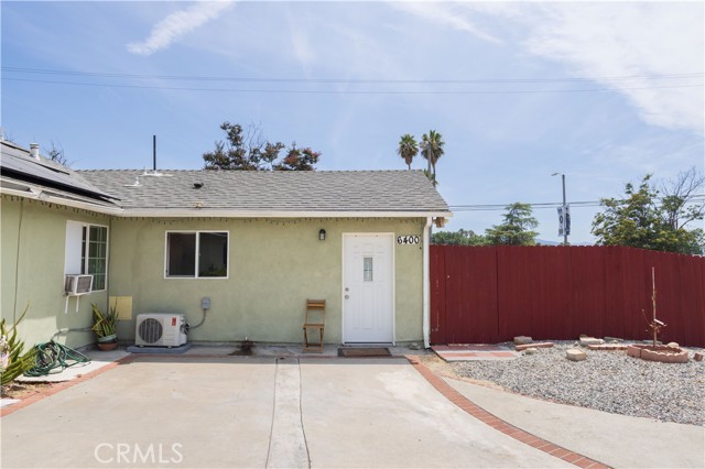 6402 Graves Avenue, Van Nuys CA: https://media.crmls.org/medias/30833c89-a8f2-41af-9e56-3348d83ce63b.jpg