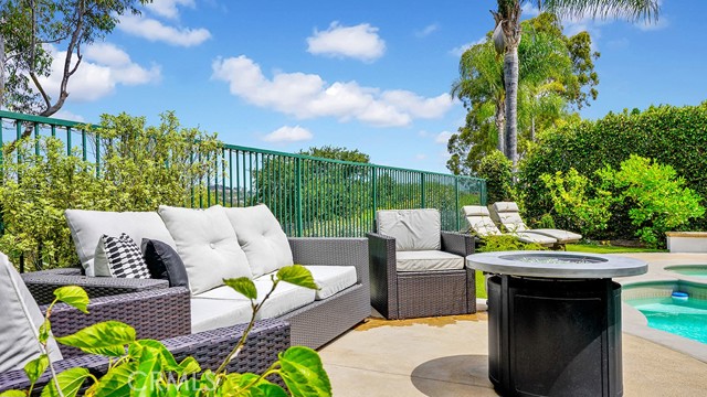 33 Segada, Rancho Santa Margarita CA: https://media.crmls.org/medias/30838f3a-1234-483b-bc4b-6d76723c5faa.jpg