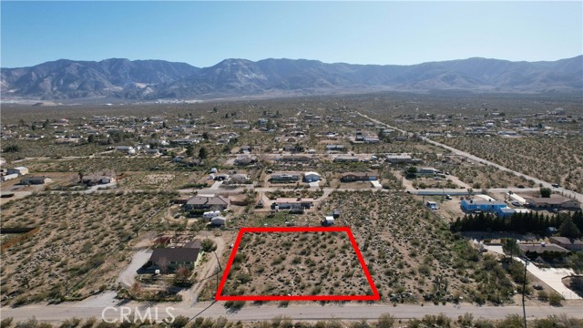 Detail Gallery Image 2 of 18 For 32573 Azurite, Lucerne Valley,  CA 92356 - – Beds | – Baths