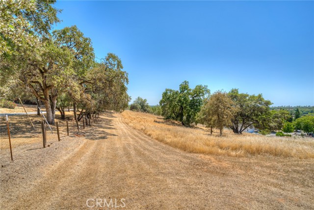 6060 Miners Ranch Road, Oroville CA: https://media.crmls.org/medias/3083f2be-a784-4275-bdd3-bc967369c7a7.jpg