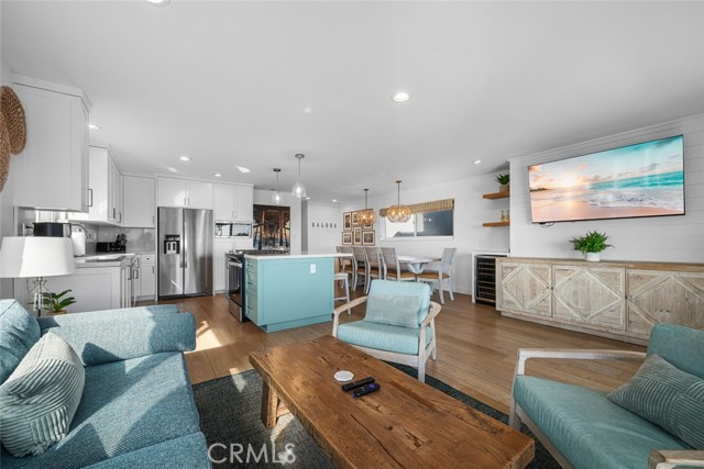 Detail Gallery Image 37 of 56 For 700 E Oceanfront, Newport Beach,  CA 92661 - – Beds | – Baths