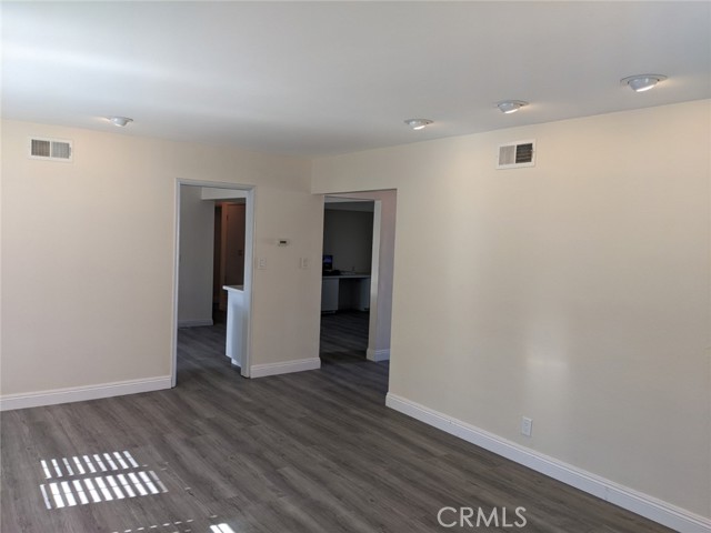 Detail Gallery Image 6 of 9 For 202 S Agate, Anaheim,  CA 92804 - 3 Beds | 2 Baths