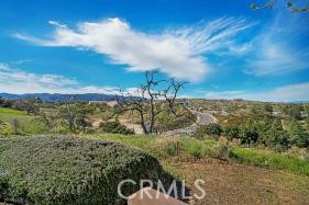 24066 Regents Park Circle, Valencia CA: https://media.crmls.org/medias/3085e84e-fdd7-4fd2-85bb-e59c8452dd5d.jpg