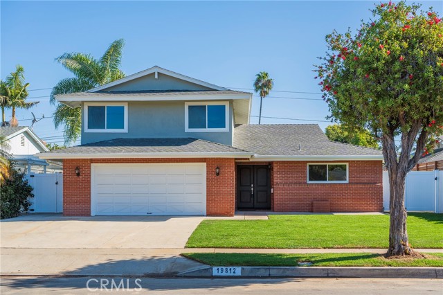 Detail Gallery Image 1 of 34 For 19812 Lexington Ln, Huntington Beach,  CA 92646 - 5 Beds | 3 Baths