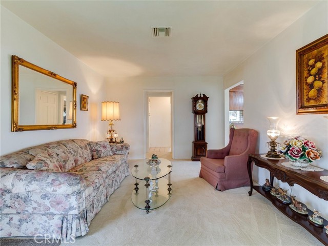 Detail Gallery Image 5 of 39 For 4856 Lomina Ave, Lakewood,  CA 90713 - 3 Beds | 1 Baths