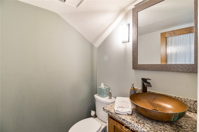 Detail Gallery Image 6 of 35 For 19222 Hillward Ct, Riverside,  CA 92508 - 3 Beds | 2/1 Baths