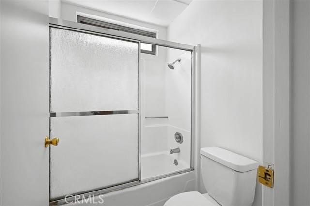 16226 Vanowen Street, Van Nuys CA: https://media.crmls.org/medias/3087724d-e8e4-4e1a-945b-87256b9f6404.jpg