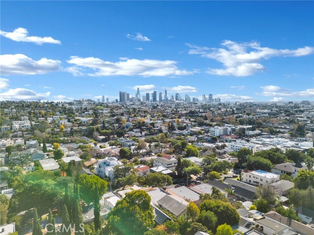 Detail Gallery Image 2 of 22 For 727 Robinson, Los Angeles,  CA 90026 - 3 Beds | 2 Baths
