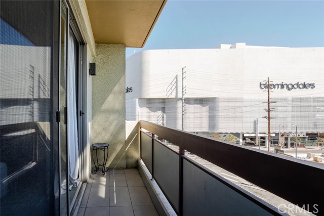 Detail Gallery Image 15 of 29 For 321 S San Vicente Bld #505,  Los Angeles,  CA 90048 - 1 Beds | 2 Baths
