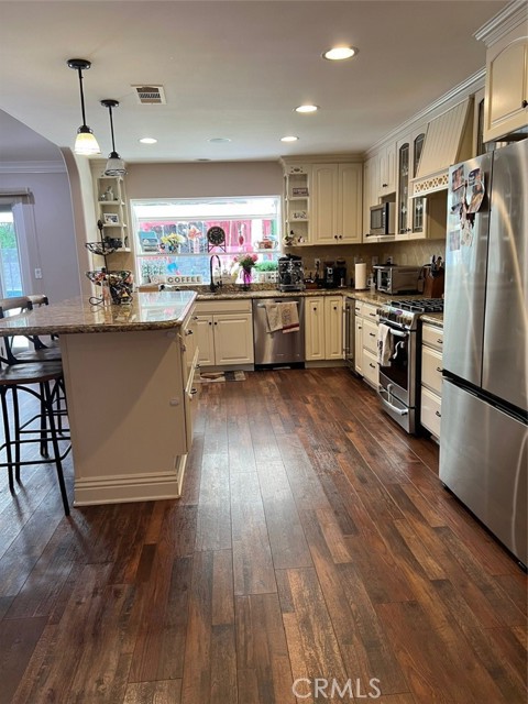 23762 Posey Lane, West Hills CA: https://media.crmls.org/medias/308856ac-0b7a-4947-8ccb-9efcdab42654.jpg