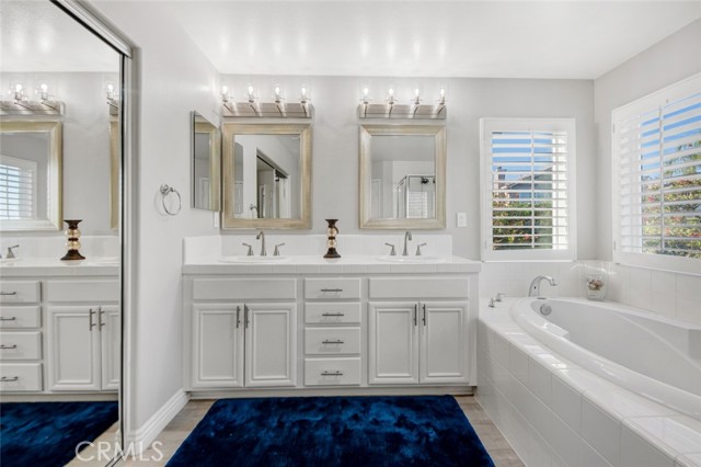 11226 Ravenna Lane, Porter Ranch CA: https://media.crmls.org/medias/30886208-a083-49b5-8b39-18973f35da7f.jpg