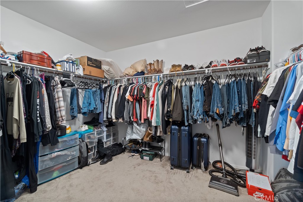 https://media.crmls.org/medias/30895866-02c7-4090-a97b-2824081ace08.jpg?preset=X-Large