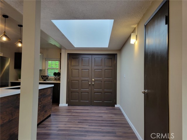 Detail Gallery Image 10 of 22 For 11015 Amigo Ave, Porter Ranch,  CA 91326 - 3 Beds | 2 Baths