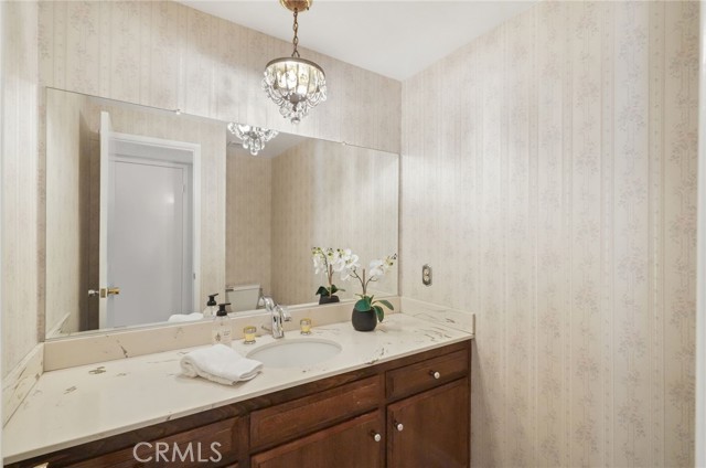 Detail Gallery Image 12 of 64 For 5932 Ellenview Ave, Woodland Hills,  CA 91367 - 5 Beds | 4 Baths