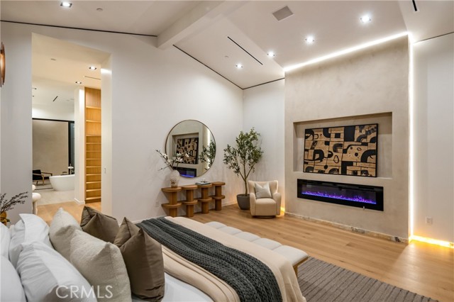 Detail Gallery Image 37 of 72 For 11826 Kling St, Valley Village,  CA 91607 - 6 Beds | 5/1 Baths
