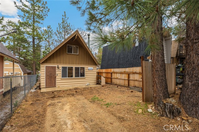Detail Gallery Image 21 of 27 For 747 Holmes Ln, Sugarloaf,  CA 92386 - 2 Beds | 1 Baths