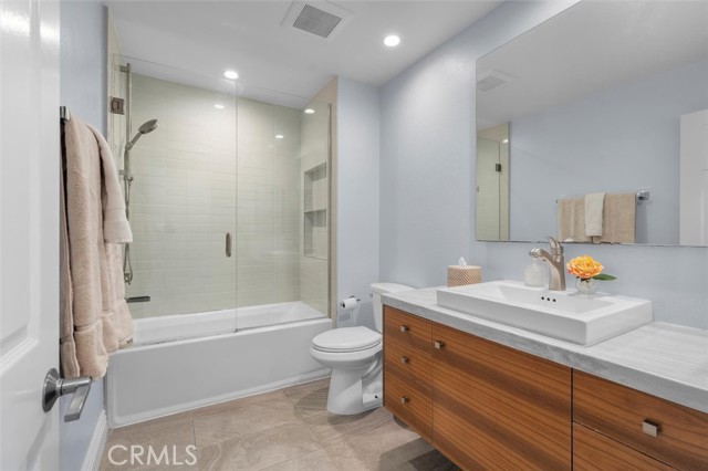 Detail Gallery Image 33 of 40 For 1 Coronado Ct, Manhattan Beach,  CA 90266 - 3 Beds | 2/1 Baths