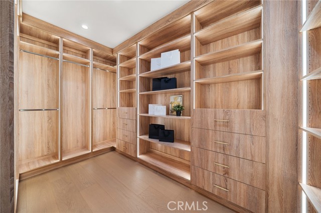 5945 Hesperia Avenue, Encino CA: https://media.crmls.org/medias/308c0281-c915-41af-a832-8cf81c375a49.jpg