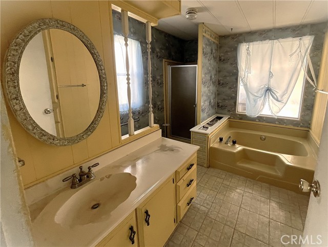 9391 California Avenue, Riverside CA: https://media.crmls.org/medias/308cfd79-2831-48ca-aff6-8a095358822d.jpg