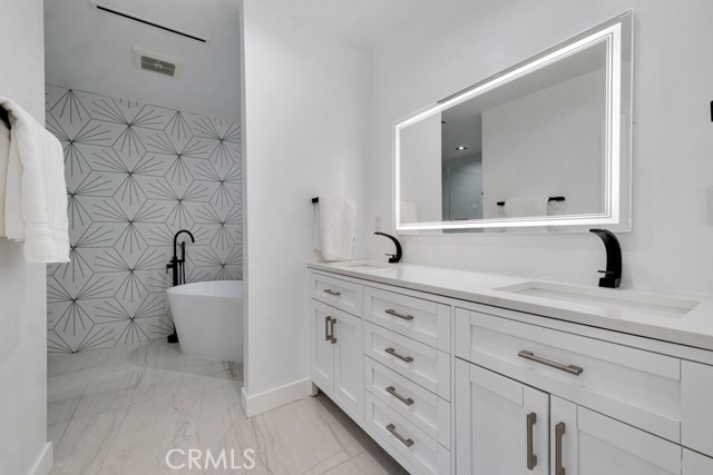 Detail Gallery Image 36 of 54 For 4941 Hesperia Ave, Encino,  CA 91316 - 5 Beds | 4 Baths