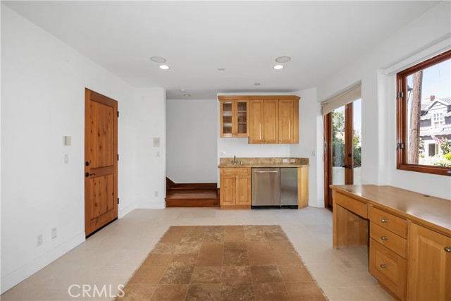 Beach Room - opens to walkstreet patio