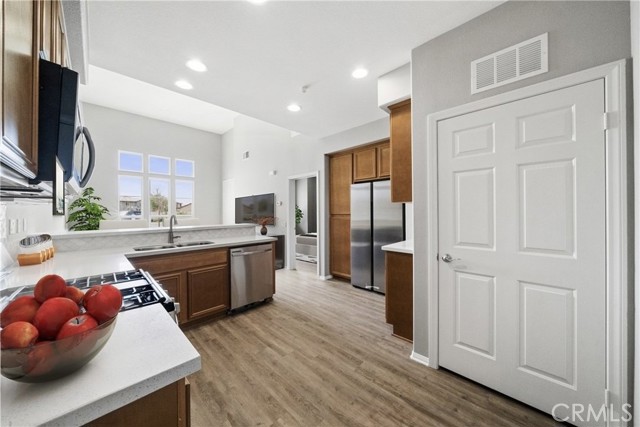 Detail Gallery Image 4 of 21 For 986 Coriander Dr #304,  Hemet,  CA 92545 - 1 Beds | 1 Baths