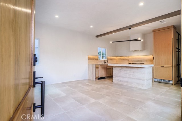 817 N Orange Grove Avenue, West Hollywood CA: https://media.crmls.org/medias/308e8e7b-0a32-4557-9e59-f30ac4e8d43b.jpg