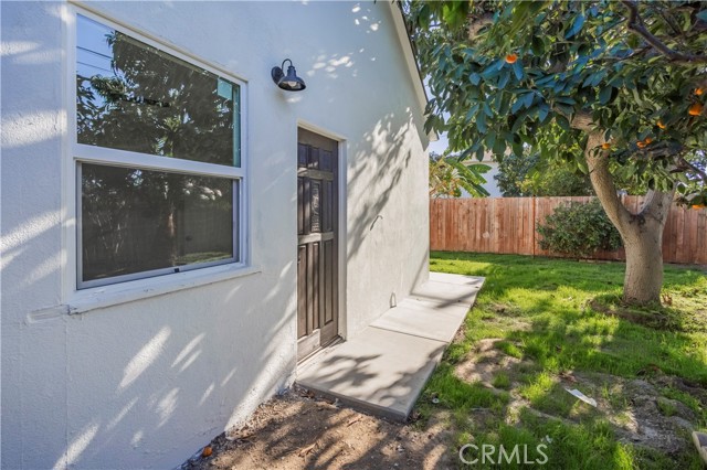 Detail Gallery Image 5 of 29 For 2078 Evergreen St, Santa Ana,  CA 92707 - 3 Beds | 2 Baths