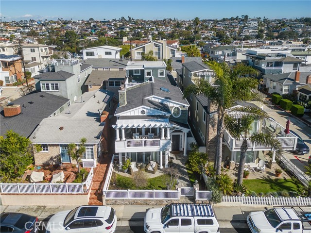 3306 Highland Avenue, Hermosa Beach, California 90254, 4 Bedrooms Bedrooms, ,4 BathroomsBathrooms,Residential,Sold,Highland Avenue,SB24016604