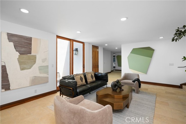 2516 Temple Hills Drive, Laguna Beach CA: https://media.crmls.org/medias/308ff918-f198-4a5d-9f10-8baef90316f8.jpg