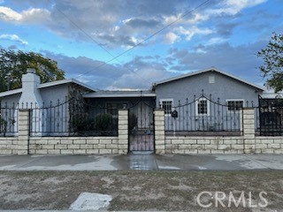 Detail Gallery Image 1 of 25 For 7914 Ledge Ave, Sun Valley,  CA 91352 - 4 Beds | 2 Baths