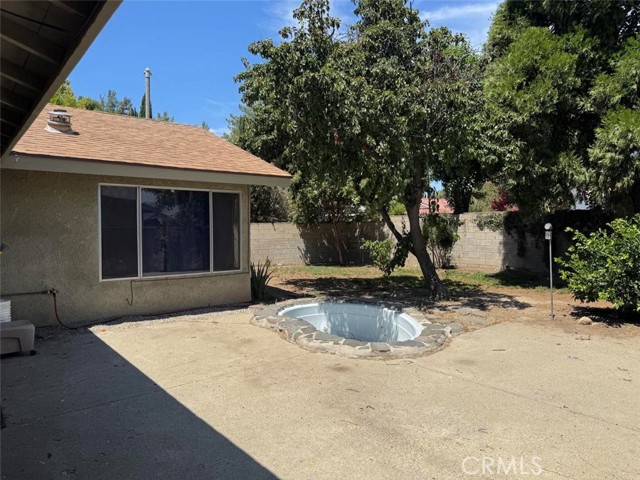 24389 La Glorita Circle, Newhall CA: https://media.crmls.org/medias/309099fd-6ea0-45bc-9815-71c2490b1b25.jpg