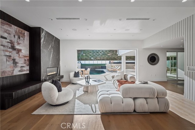 Detail Gallery Image 6 of 53 For 4001 Coldstream, Tarzana,  CA 91356 - 6 Beds | 6/1 Baths