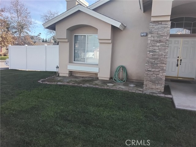 Detail Gallery Image 2 of 7 For 728 Kelly, Riverside,  CA 92501 - 4 Beds | 2 Baths