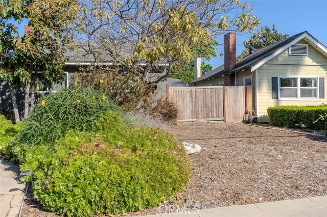 Detail Gallery Image 6 of 44 For 2539 Santiago, Santa Ana,  CA 92706 - 3 Beds | 2 Baths