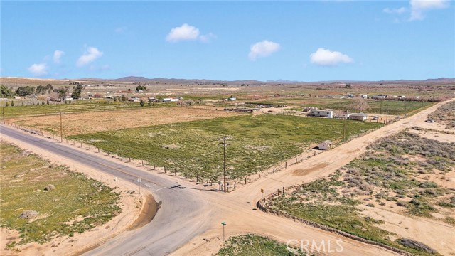 Detail Gallery Image 4 of 22 For 28571 Wild, Helendale,  CA 92342 - 2 Beds | 1 Baths