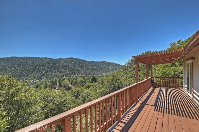 Detail Gallery Image 10 of 62 For 24355 Wabern Ct, Crestline,  CA 92325 - 4 Beds | 3/1 Baths