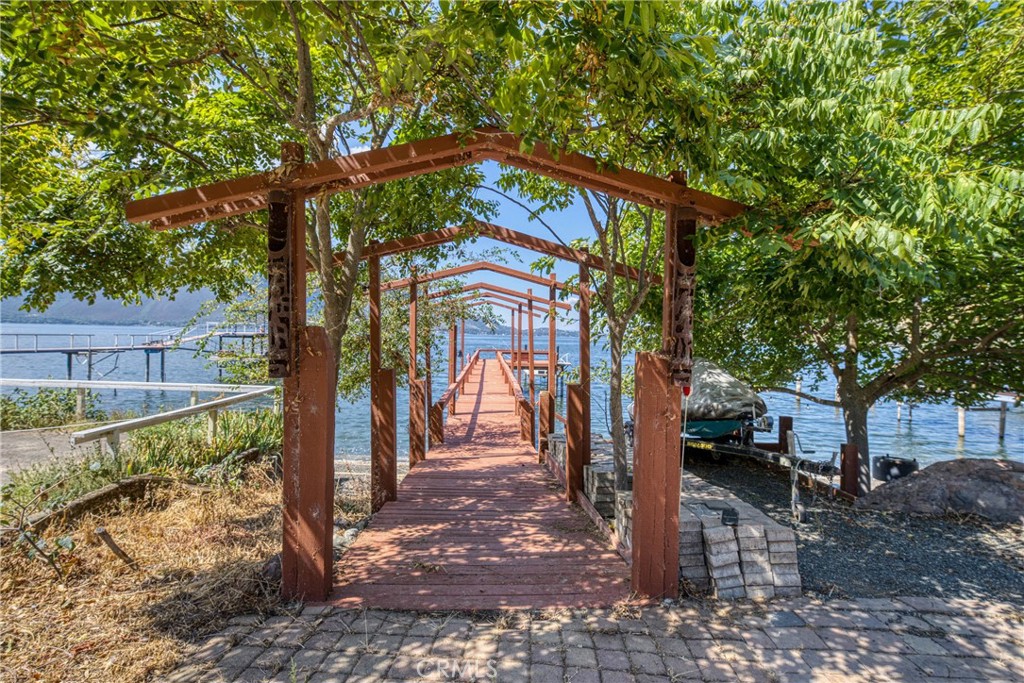 https://media.crmls.org/medias/3092fd04-1c51-42b8-bacc-7df8f7722fc5.jpg?preset=X-Large