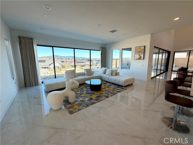 Detail Gallery Image 11 of 34 For 24217 N Corte Profundo, Valencia,  CA 91354 - 5 Beds | 5/1 Baths