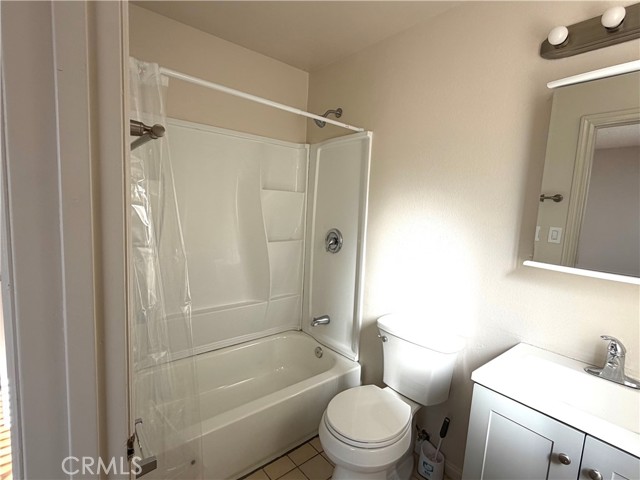 Detail Gallery Image 10 of 16 For 814 E Erna Ave #B,  La Habra,  CA 90631 - 3 Beds | 2 Baths