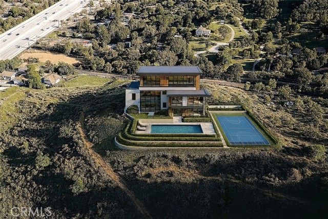 1 Skyline Drive, Thousand Oaks CA: https://media.crmls.org/medias/30954801-ea68-443a-9d45-5ceb4241bfbc.jpg