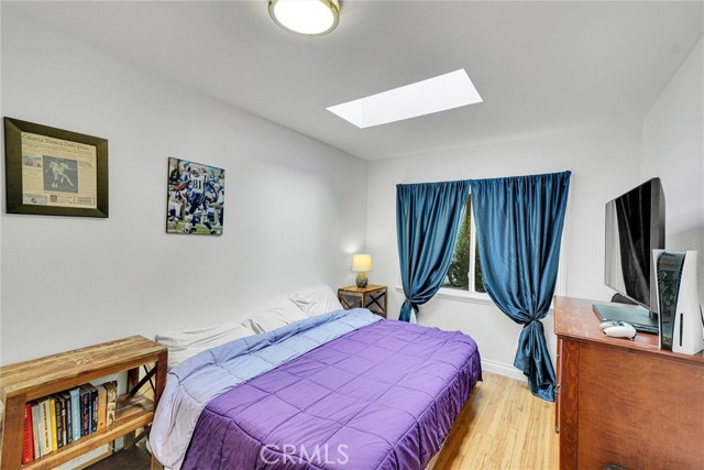 2025 Navy Street, Santa Monica CA: https://media.crmls.org/medias/3095a51a-8a1a-484c-a474-34131c08efd2.jpg