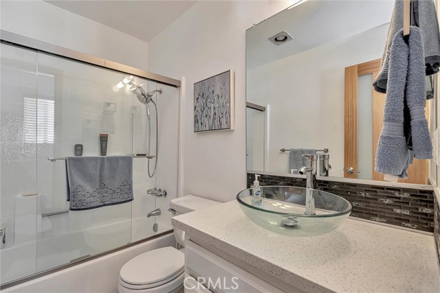 Detail Gallery Image 34 of 40 For 21241 Lassen #3,  Chatsworth,  CA 91311 - 2 Beds | 2/1 Baths