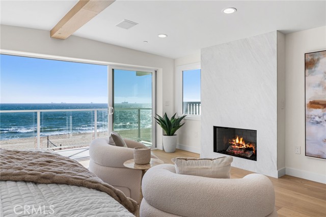 105 A Surfside Avenue, Surfside CA: https://media.crmls.org/medias/30970eda-a307-474c-bc95-067896e15e29.jpg