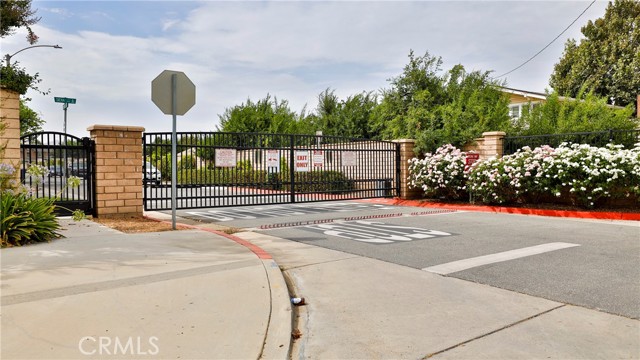 1748 Yvonne Court, Riverside CA: https://media.crmls.org/medias/309713f9-8092-43c4-8040-bae39b95131f.jpg