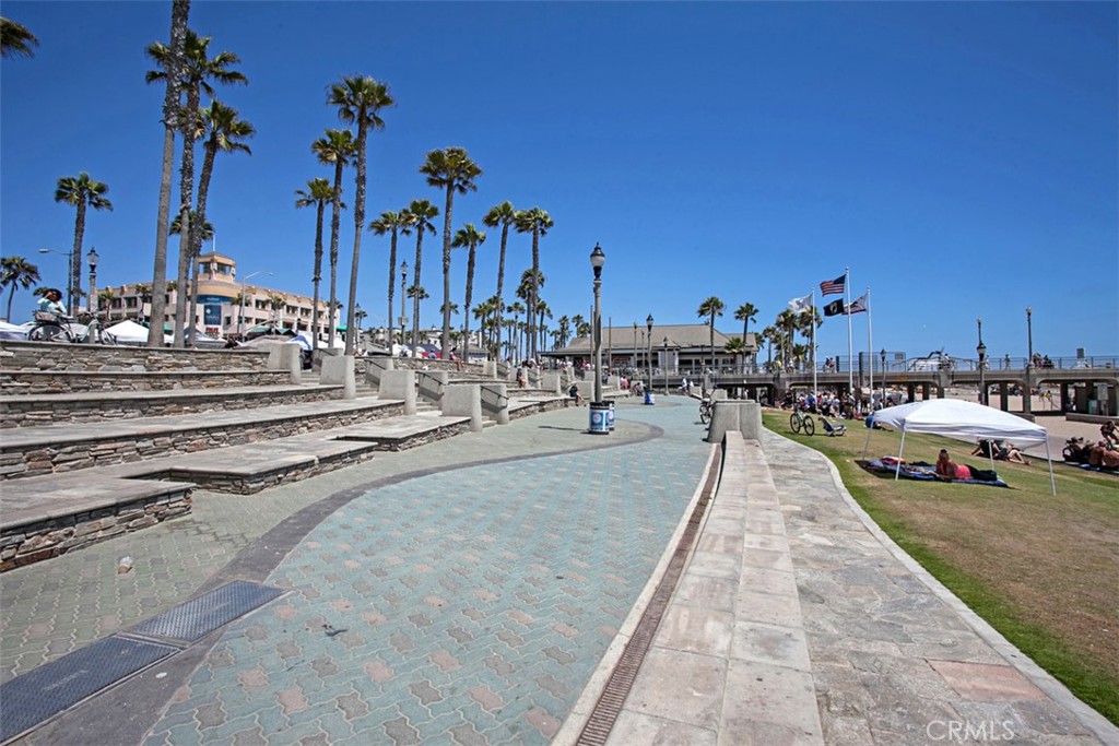 MLS #OC25103068 img 2