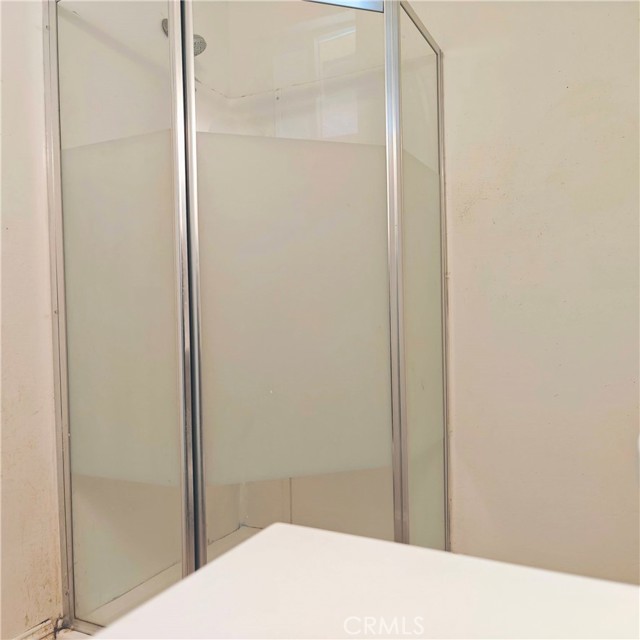 Detail Gallery Image 8 of 18 For 2425 S 10th St, Fresno,  CA 93725 - 2 Beds | 2 Baths