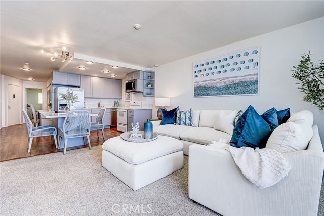 615 Esplanade, Redondo Beach, California 90277, 1 Bedroom Bedrooms, ,1 BathroomBathrooms,Residential,For Sale,Esplanade,SB25196667